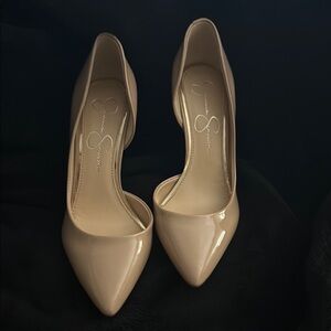 Jessica Simpson Women's Cream Pumps